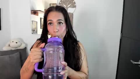Snapshot of electra_hunt chatting on 21, 6, 2026 Electra- Please help me reach 100 likes online show from 21, 6, 2026