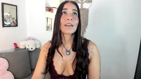 Snapshot of electra_hunt chatting on 30, 6, 2026 Electra- Please help me reach 100 likes online show from 30, 6, 2026