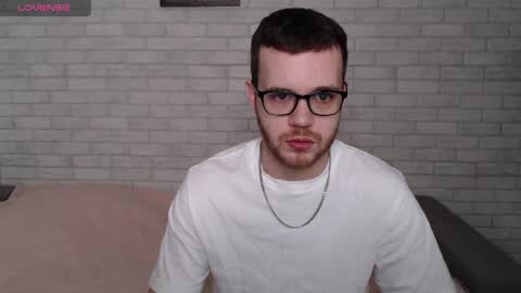 Snapshot of electric_smile chatting on 5, 4, 2026 Alex online show from 5, 4, 2026