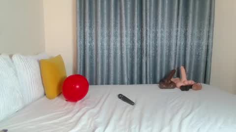 Snapshot of elegant_ebony chatting on 27, 12, 2024 Nika online show from 27, 12, 2024