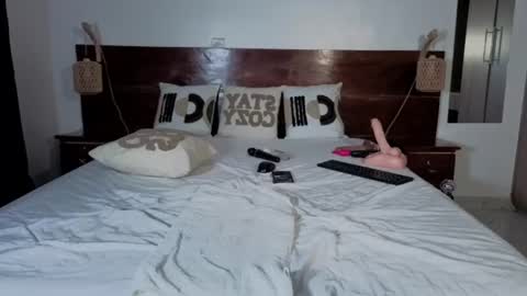Snapshot of elegant_ebony chatting on 14, 6, 2026 Nika online show from 14, 6, 2026