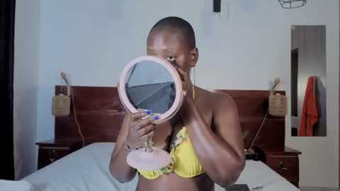 Snapshot of elegant_ebony chatting on 17, 6, 2026 Nika online show from 17, 6, 2026