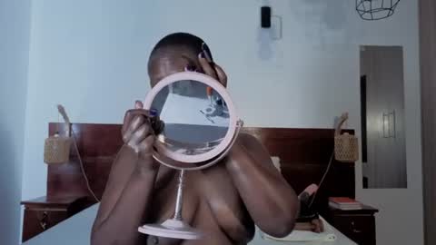 Snapshot of elegant_ebony chatting on 29, 6, 2026 Nika online show from 29, 6, 2026