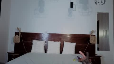 Snapshot of elegant_ebony chatting on 5, 7, 2026 Nika online show from 5, 7, 2026