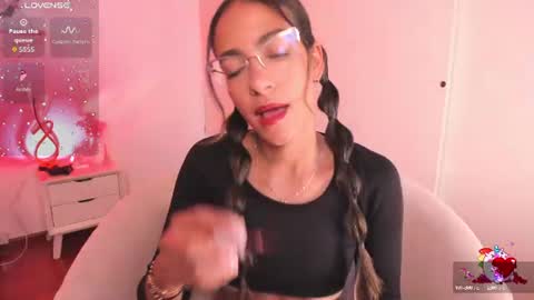 Snapshot of elegant_rouse chatting on 24, 6, 2026 Rouse online show from 24, 6, 2026