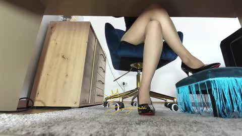 eleganzavogue online show from 9, 4, 2026