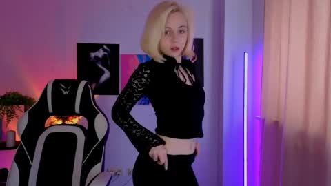 elenamonroe_ online show from 20, 4, 2026