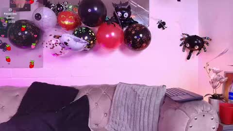elenna_boobs_ online show from 23, 10, 2025