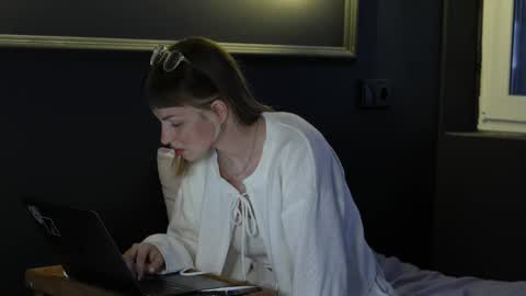 Eleonora online show from 12, 9, 2025