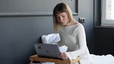 Eleonora online show from 17, 9, 2025