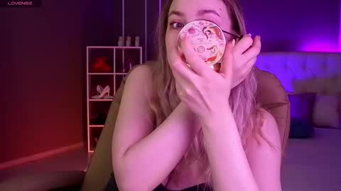 Elina online show from 27, 9, 2025