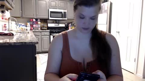 Snapshot of elinareign chatting on 6, 6, 2026 ElinaReign online show from 6, 6, 2026