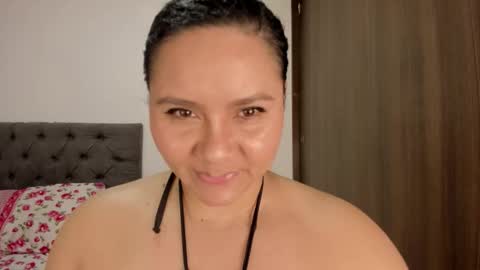 Snapshot of elisa_connors18 chatting on 1, 10, 2025 online show from 1, 10, 2025