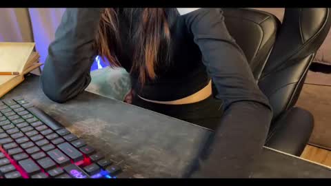 Elisa North online show from 29, 1, 2025