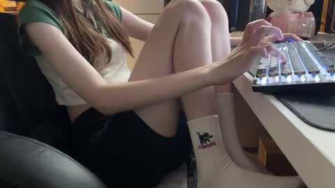 Elisa North online show from 4, 2, 2025