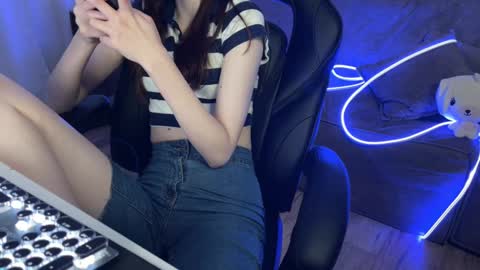 Elisa North online show from 10, 2, 2025