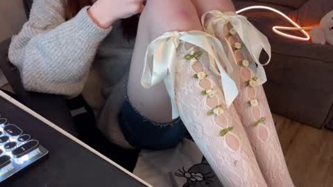 Elisa North online show from 2, 3, 2025