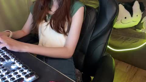 Elisa North online show from 12, 3, 2025