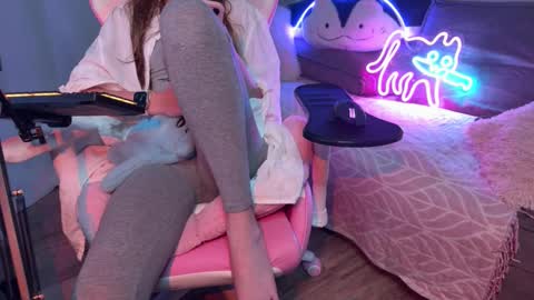 Elisa North online show from 21, 9, 2025