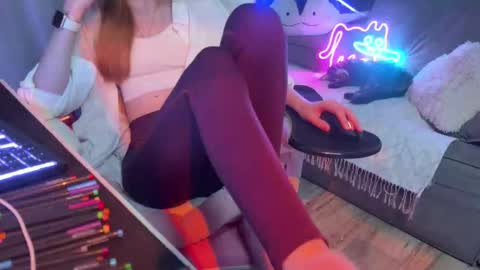 Elisa North online show from 26, 9, 2025