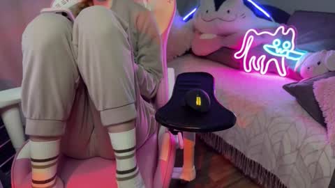 Elisa North online show from 28, 9, 2025