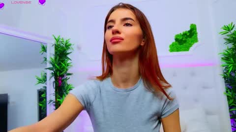 ElisaCharm online show from 12, 11, 2025