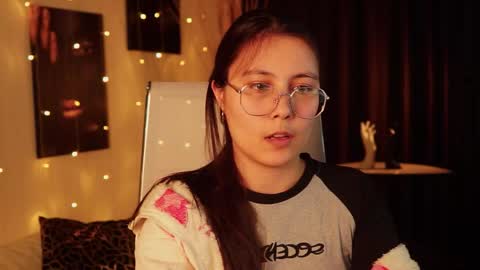 Snapshot of elisonavergarden chatting on 16, 4, 2026 Elison online show from 16, 4, 2026