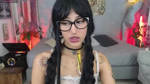 Elissecinnamon online show from 24, 5, 2026