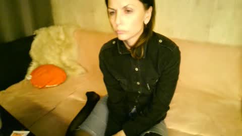 Elizabethangel online show from 16, 9, 2025