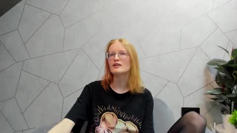 Snapshot of elizabeth_harpper chatting on 13, 2, 2025 Elizabeth online show from 13, 2, 2025