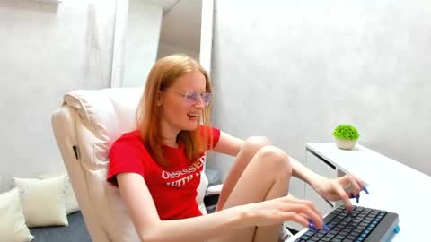 Snapshot of elizabeth_harpper chatting on 5, 3, 2025 Elizabeth online show from 5, 3, 2025