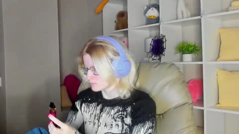 Elizabeth online show from 2, 11, 2025