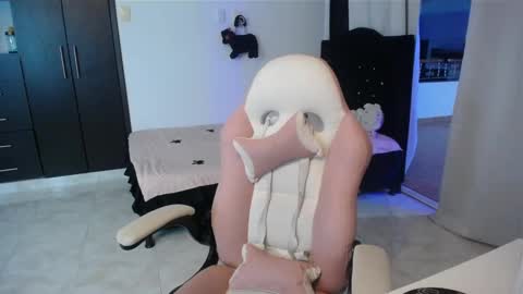  Elizabeth  online show from 9, 10, 2025