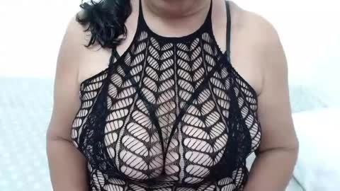 ElizabethMiler online show from 29, 6, 2026