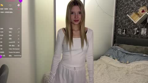 Mia online show from 12, 4, 2026