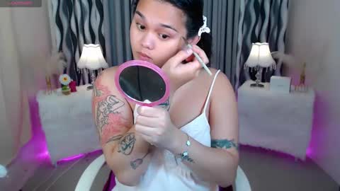 HI ITS ME ELLA online show from 1, 10, 2025