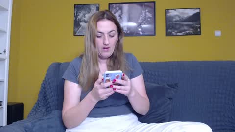 Snapshot of ella_max_live chatting on 8, 2, 2025 Ella  Max online show from 8, 2, 2025