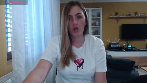 Snapshot of ella_max_live chatting on 9, 10, 2025 Ella  Max online show from 9, 10, 2025