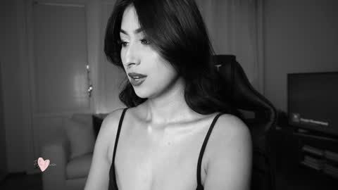 ELLA OWEN online show from 11, 1, 2025