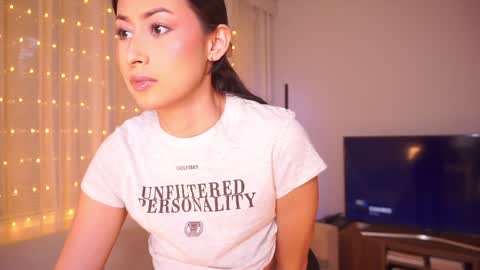 ELLA OWEN online show from 29, 1, 2025