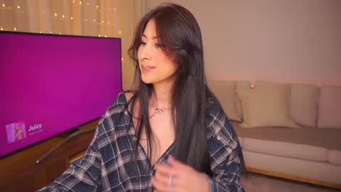 ELLA OWEN online show from 6, 2, 2025