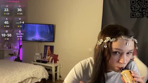 Snapshot of ella_simons chatting on 13, 11, 2025 ella_simons online show from 13, 11, 2025