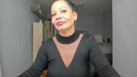 Ella online show from 15, 10, 2025