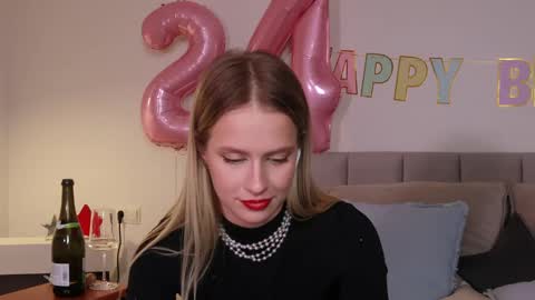 Ella online show from 1, 3, 2025