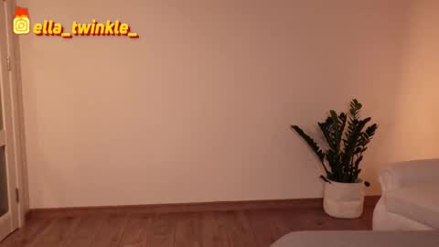 Ella online show from 14, 9, 2025