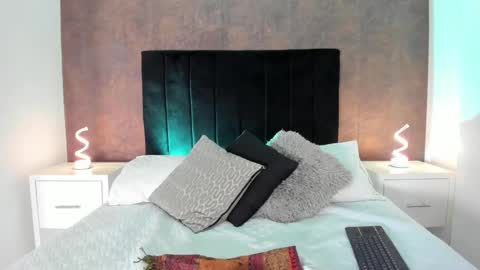 Ellaa Muller online show from 18, 1, 2025