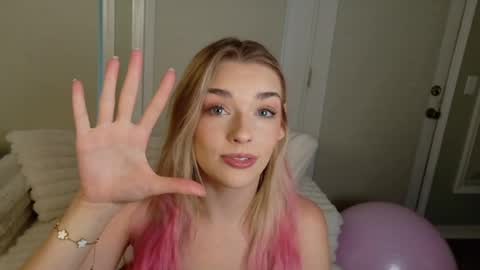Snapshot of ellalowe chatting on 15, 5, 2026 ellalowe online show from 15, 5, 2026
