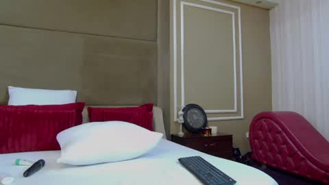 ellalux online show from 14, 5, 2026