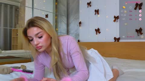 ellamilla online show from 20, 12, 2024