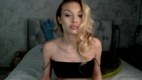 Snapshot of ellamilla chatting on 23, 6, 2026 ellamilla online show from 23, 6, 2026